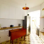 Rent a room of 200 m² in Lisbon