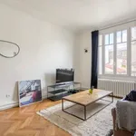 Appartement de 538 m² avec 1 chambre(s) en location à Lyon