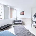 Rent 3 bedroom apartment in Paris