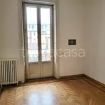 Rent 5 bedroom apartment of 210 m² in Milano