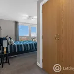 Rent 3 bedroom apartment in Edinburgh