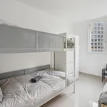 Appartement de 60 m² avec 4 chambre(s) en location à Paris