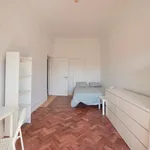 Rent 16 bedroom apartment in Lisbon