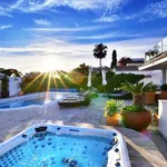 Rent 6 bedroom house of 1000 m² in Marbella