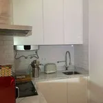 Rent 1 bedroom apartment of 50 m² in lisbon