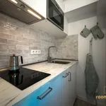 Rent a room of 80 m² in madrid