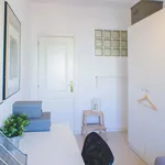 Rent a room of 110 m² in Madrid