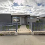 Rent 3 bedroom house in  Alkimos WA 6038                        