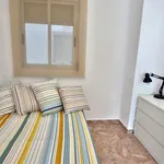 Rent 4 bedroom apartment in Valencia