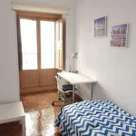 Rent a room of 100 m² in madrid