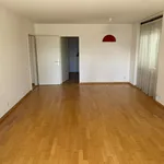 Rent 4 bedroom apartment in Pully