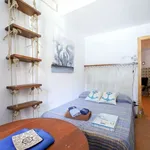 Rent a room of 180 m² in valencia