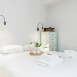 Appartement de 764 m² avec 2 chambre(s) en location à Paris