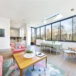 Rent 3 bedroom apartment of 92 m² in London