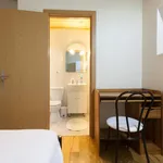 Rent 2 bedroom apartment in Porto