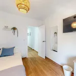 Rent a room of 100 m² in Valencia