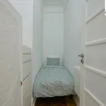 Rent 16 bedroom apartment in Lisbon