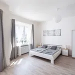 Pronajměte si 1 ložnic/e byt o rozloze 32 m² v Prague