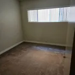 Rent 2 bedroom apartment in Long Beach