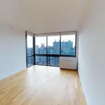 Rent 2 bedroom apartment of 112 m² in New York