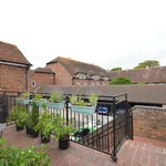 Rent 2 bedroom flat in Chichester