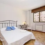 Rent a room of 130 m² in madrid