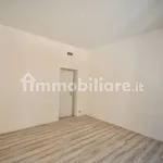 Rent 3 bedroom apartment of 90 m² in Novara