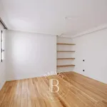 Appartement de 88 m² avec 3 chambre(s) en location à Bordeaux