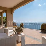 Rent 5 bedroom house of 250 m² in Taormina