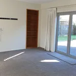 Rent 5 bedroom house in Kaipātiki