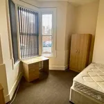 Rent 3 bedroom flat in North East England