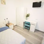 Rent a room of 100 m² in valencia