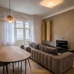 Rent 3 bedroom apartment of 108 m² in Budapest