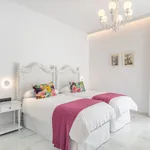 Rent 1 bedroom apartment of 470 m² in Málaga