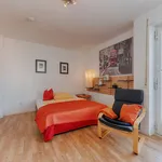 Rent 1 bedroom apartment of 31 m² in Stuttgart