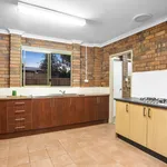 Rent 4 bedroom house in altona-north