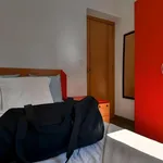 Rent 4 bedroom apartment in Madrid