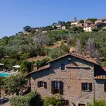 Rent 8 bedroom apartment of 185 m² in Cortona