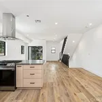 Rent 4 bedroom apartment of 185 m² in sherman oaks