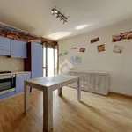 Affitto 3 camera appartamento di 78 m² in Villafranca d'Asti