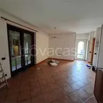 Rent 7 bedroom house of 170 m² in Castelletto sopra Ticino