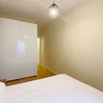 Rent 1 bedroom apartment of 60 m² in madrid