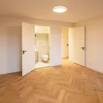 Huur 4 slaapkamer appartement van 163 m² in Van Stolkpark en Scheveningse Bosjes