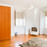 Rent a room in lisbon