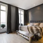 Appartement de 124 m² avec 2 chambre(s) en location à Paris