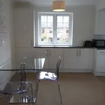 Flat to rent in Swan Place, Reading RG1