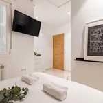 Rent 4 bedroom apartment of 90 m² in Madrid