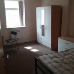 Rent 2 bedroom flat in Leicester