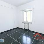 Affitto 4 camera appartamento di 98 m² in Genoa