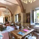 Rent 6 bedroom house of 700 m² in Florence